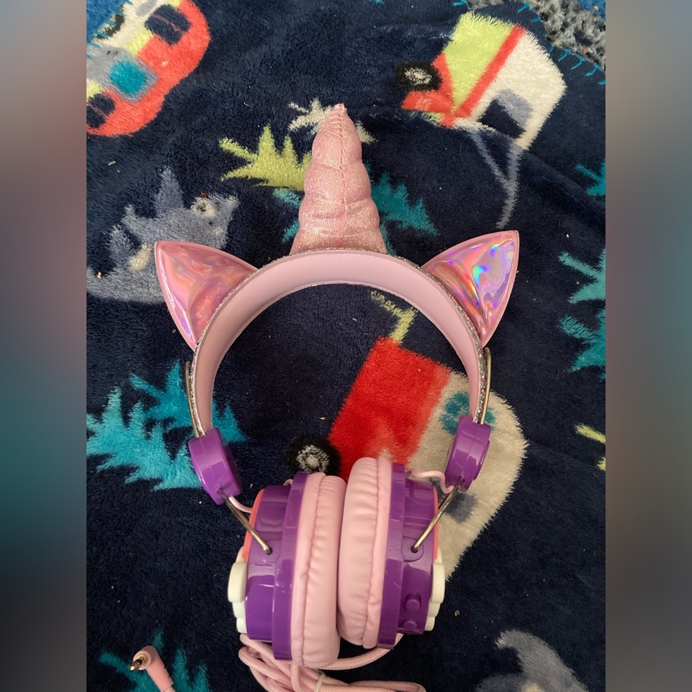 Pair of Kids Headphones BRAND NEW NEVER USED - Picture 7 of 11